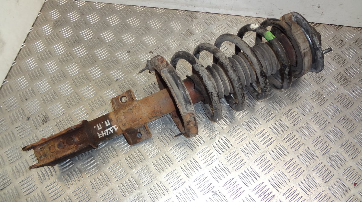 Volvo XC90 Front Right Shock Absorber VOLVO XC90 I (2002-2014) Front Right Shock Abso...