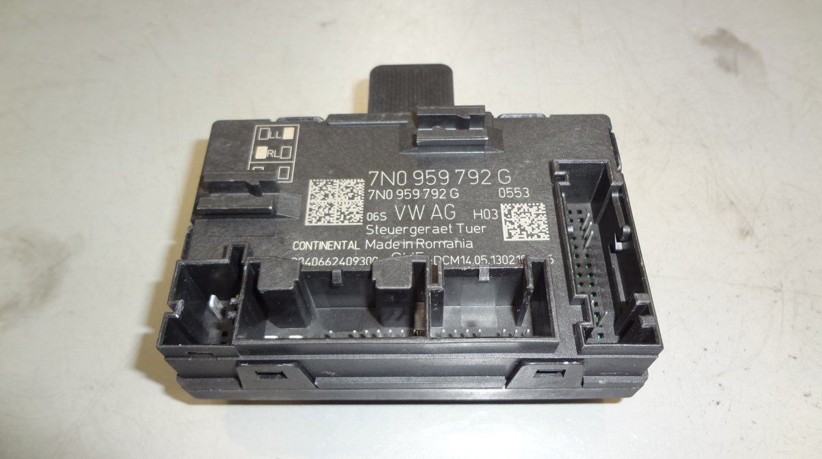 Volkswagen Sharan Door control unit front right VW SHARAN II (7N) (2010-2022) Door control unit...