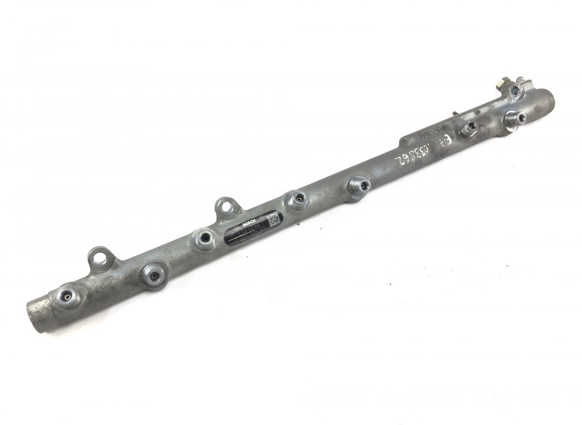BMW X5 (E70) Fuel Distributor / fuel rail
