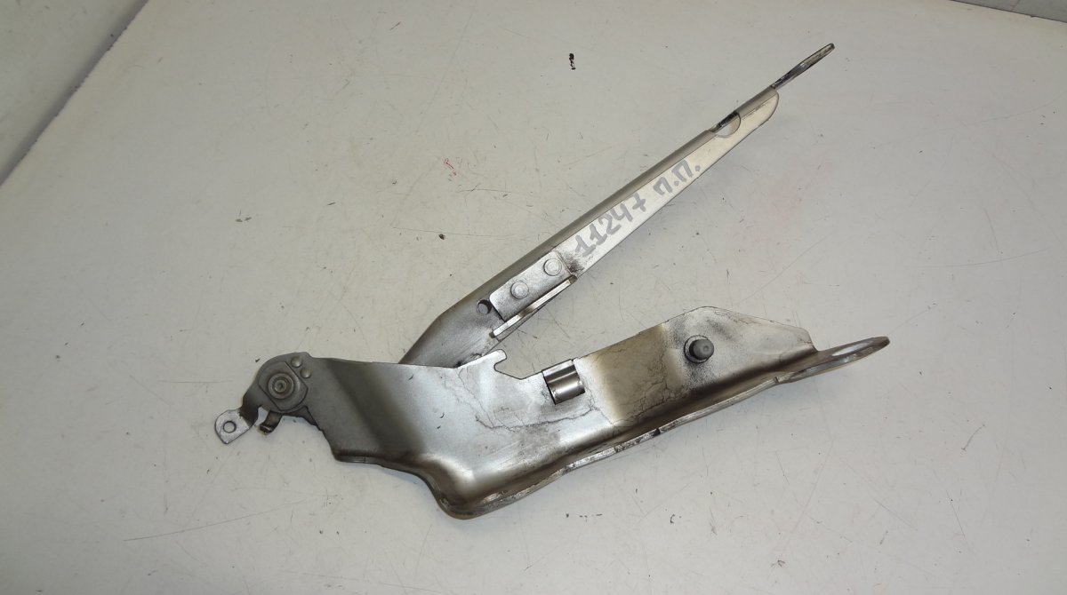 Volvo XC90 Bonnet Hinge Right VOLVO XC90 I (2002-2014) Bonnet Hinge Right 307...