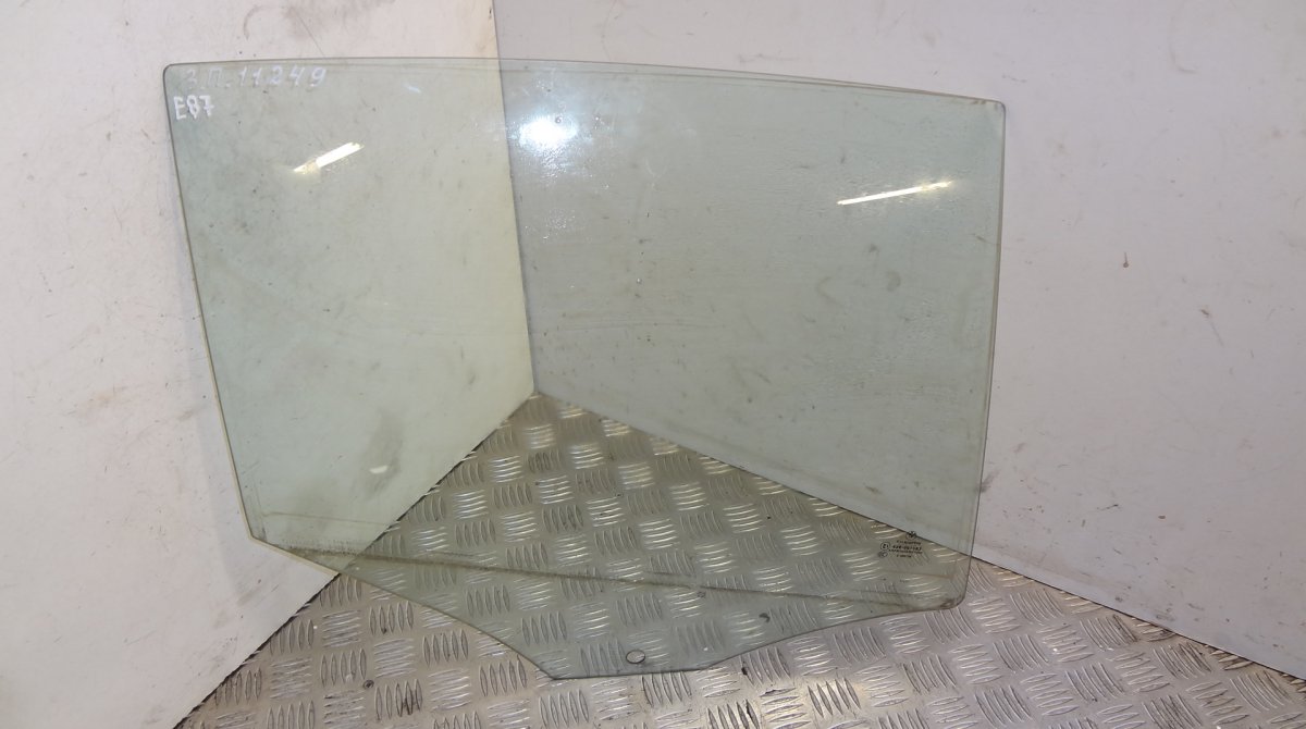 BMW 1 (E81 / E82 / E87 / E88) Rear right door window glass