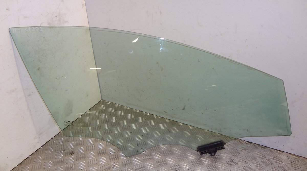 Hyundai i40 Front right door window glass HYUNDAI i40 (VF) (2011-2019) Front right door w...