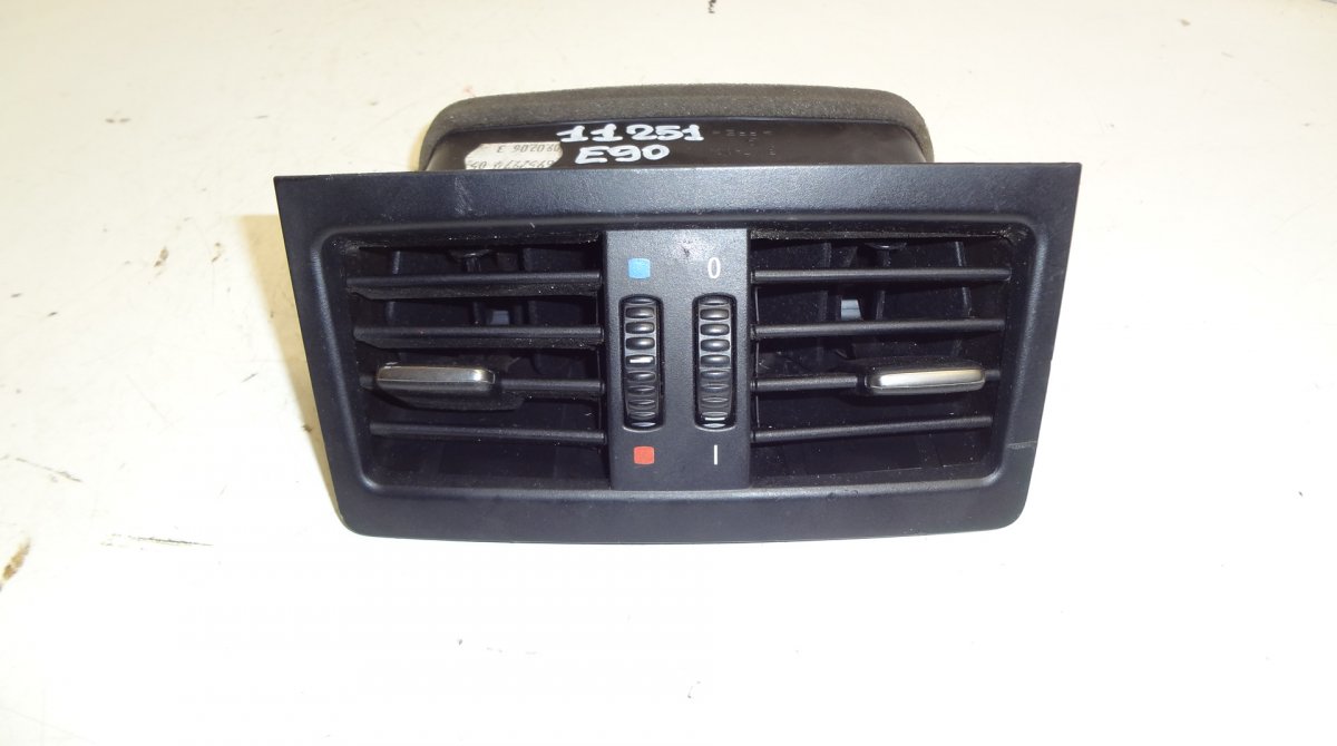 BMW 3 (E46) Rear center air vent