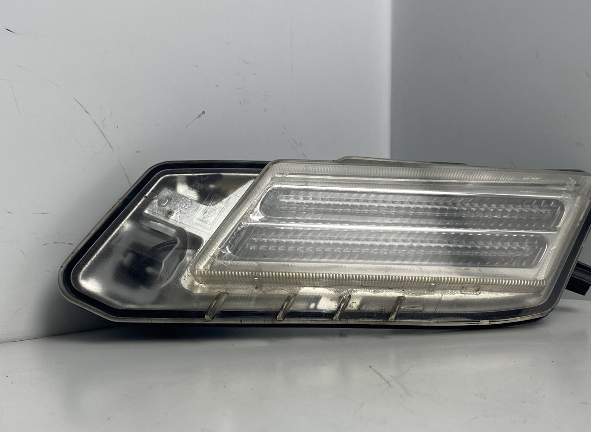 Volvo XC60 Position Light front right VOLVO XC60 I (2009-2017) Position Light front r...