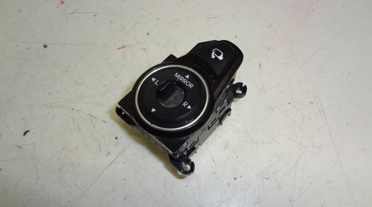 Hyundai i40 Mirror Switch HYUNDAI i40 (VF) (2011-2019) Mirror Switch 9357...