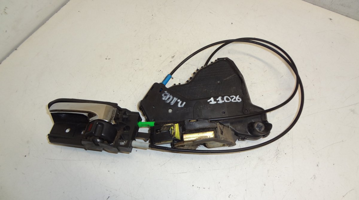 Toyota Avensis (T25) Front Left Door Lock TOYOTA AVENSIS (T250) (2003-2008) Front Left Do...