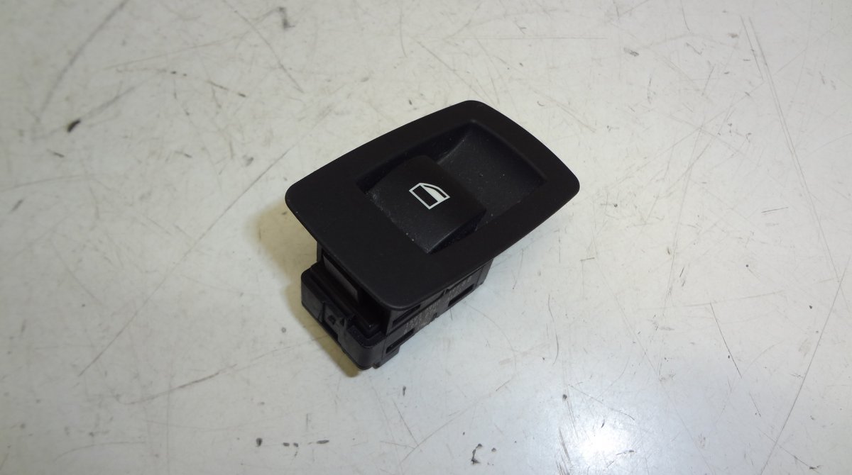 BMW 1 (E81 / E82 / E87 / E88) Rear Right Electric Window Switch