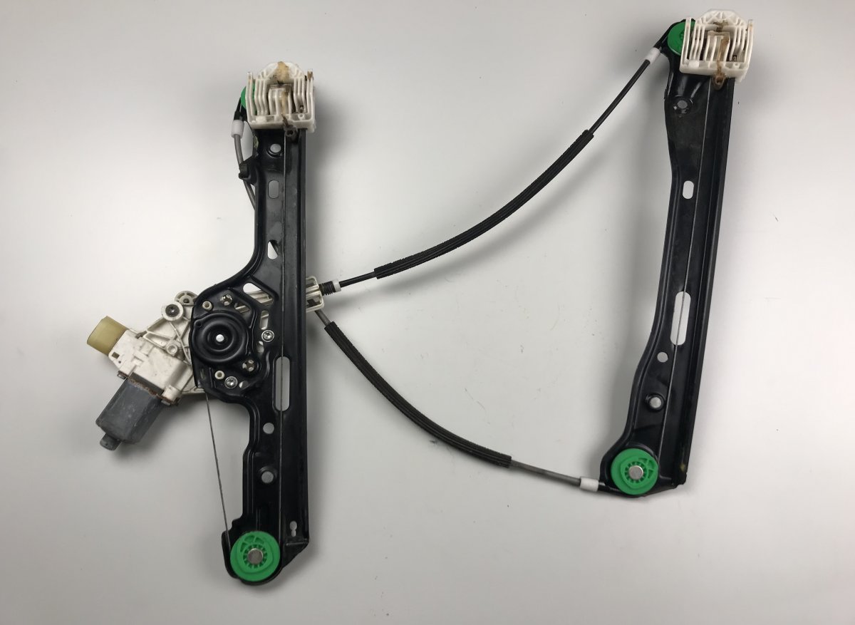 BMW 3 (E90 / E91 / E92 / E93) Front left window regulator mechanism