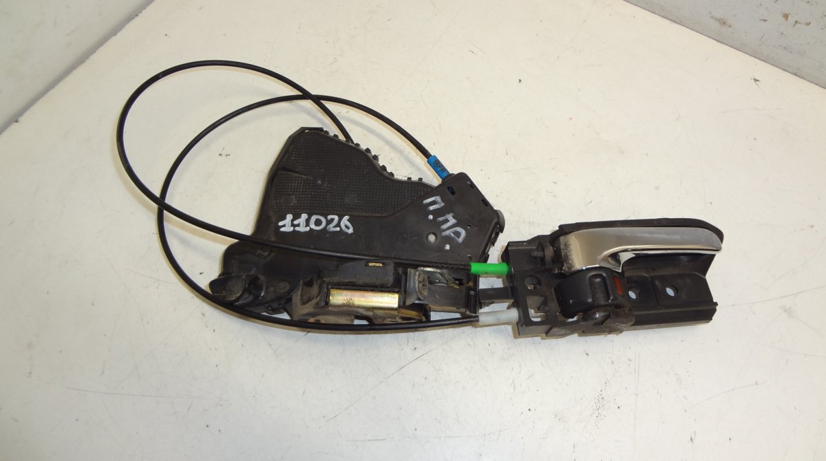 Toyota Avensis (T25) Door Lock Front Right TOYOTA AVENSIS (T250) (2003-2008) Door Lock Fro...