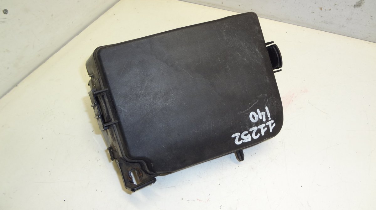 Hyundai i40 Fuse box