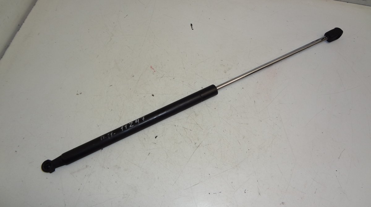 Volvo XC90 Right bonnet gas strut VOLVO XC90 I (2002-2014) right bonnet gas strut...