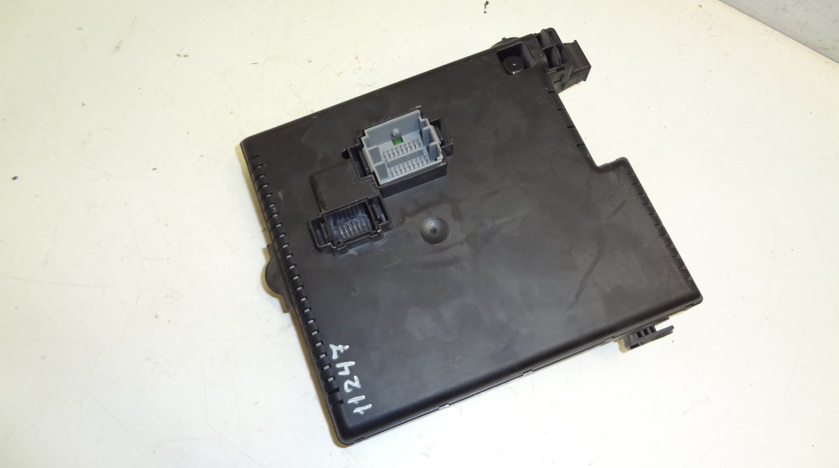 Volvo XC90 Fuse box VOLVO XC90 I (2002-2014) Fuse box 30786646

Par...