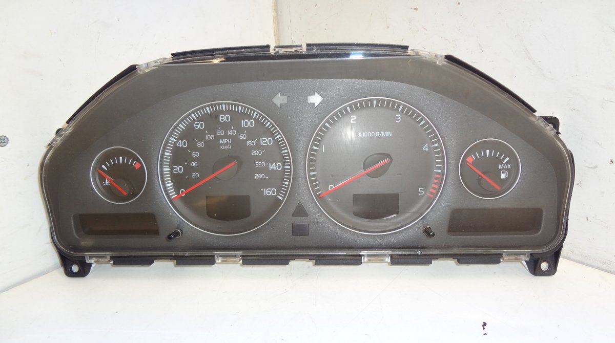 Volvo XC90 mittaristo Instrument cluster — VOLVO XC90 (I) (2002-2014)...