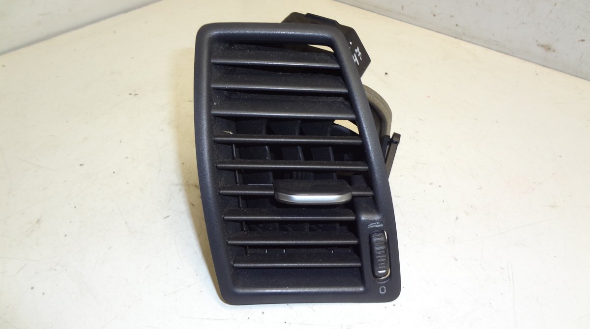 Volvo XC90 Air Vent front left VOLVO XC90 I (2002-2014) Air Vent front left 34...