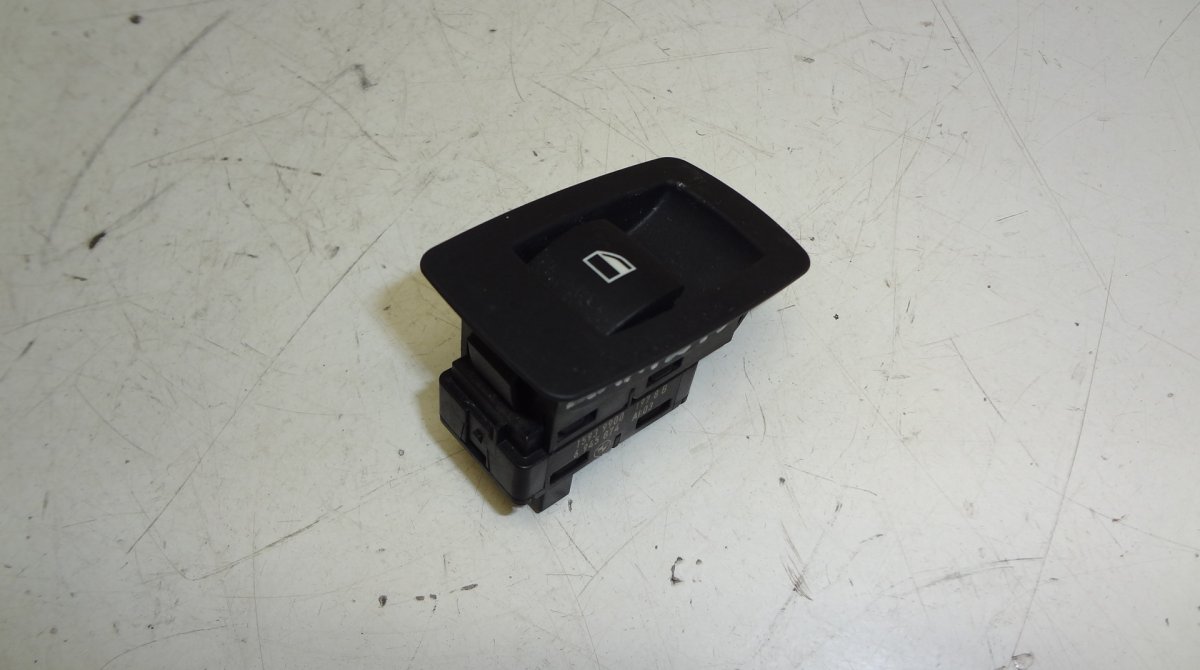 BMW 1 (E81 / E82 / E87 / E88) Rear Left Electric Window Switch