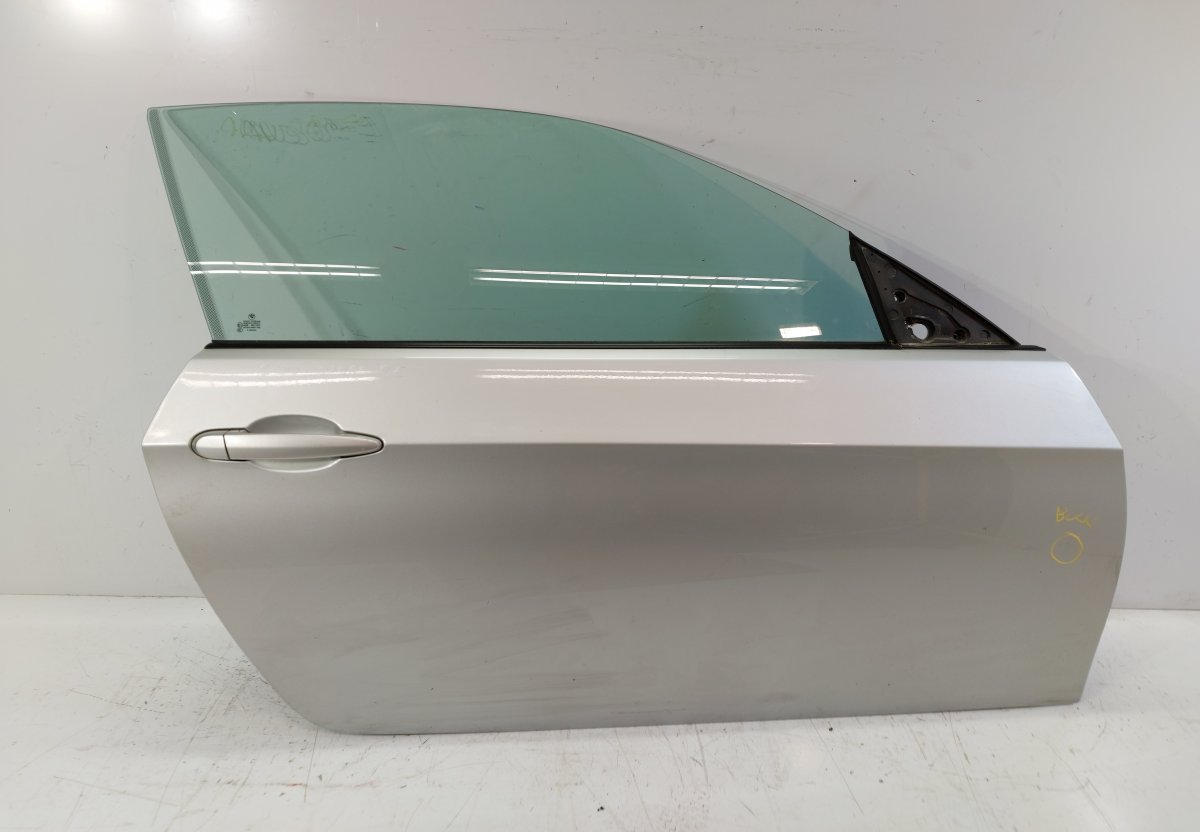 BMW 3 (E90 / E91 / E92 / E93) Door Front Right