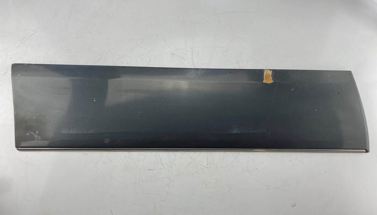 Mercedes-Benz 200 - 500 / E (W124) Front Left Door Moulding Front Left Door Moulding — MERCEDES-BENZ E-CLAS...