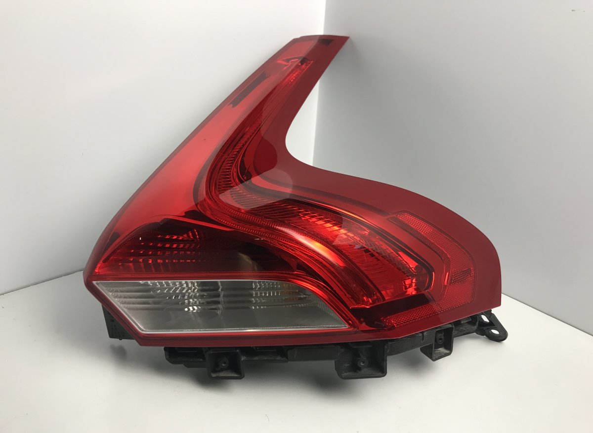 Volvo V40 Tail light, right VOLVO V40 (2012-2019) Tail light, right 3139584...