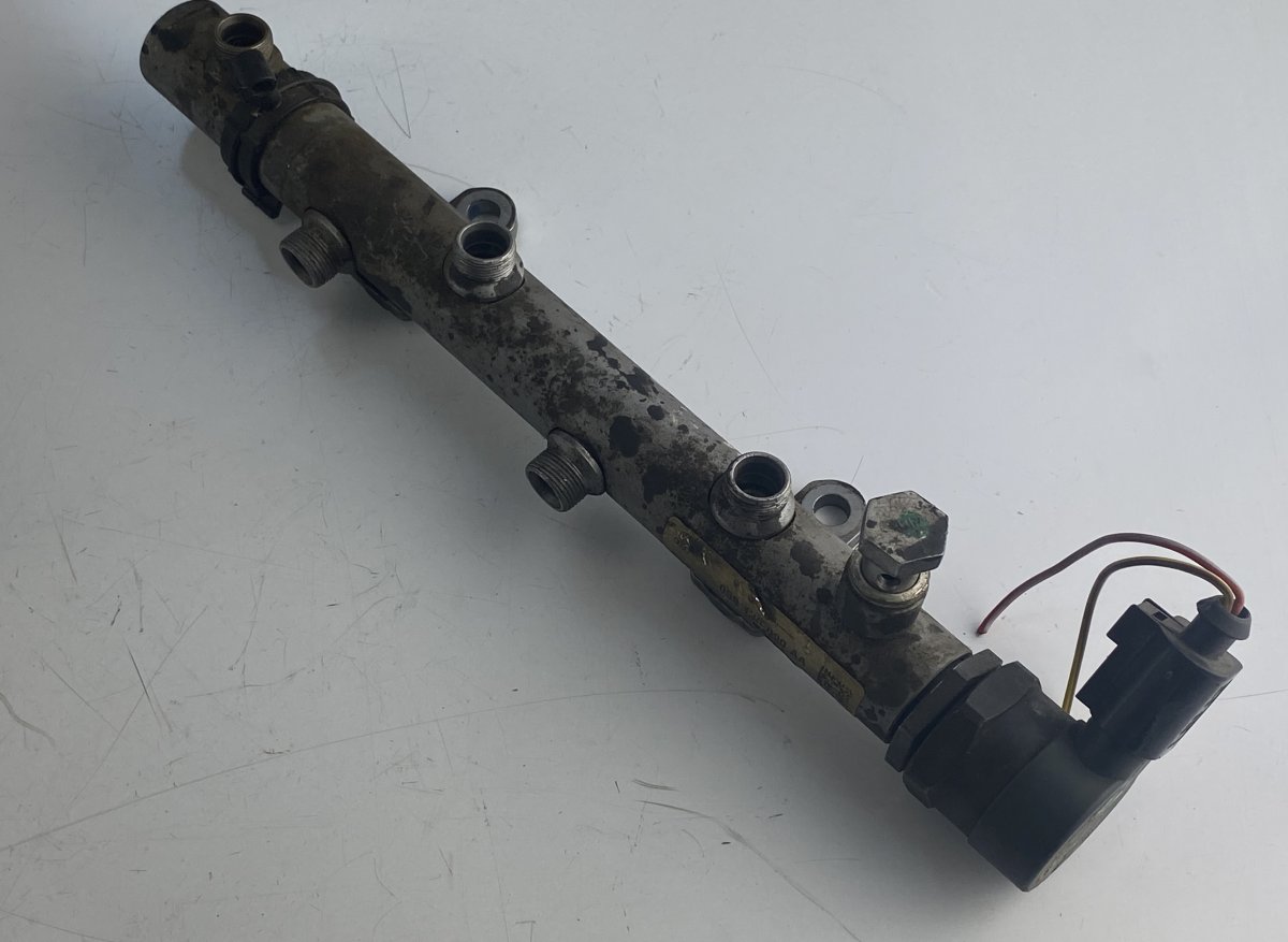Audi A4 (B6) Fuel Distributor / fuel rail AUDI A4 (B7) (2004-2008) Fuel Distributor / fue...