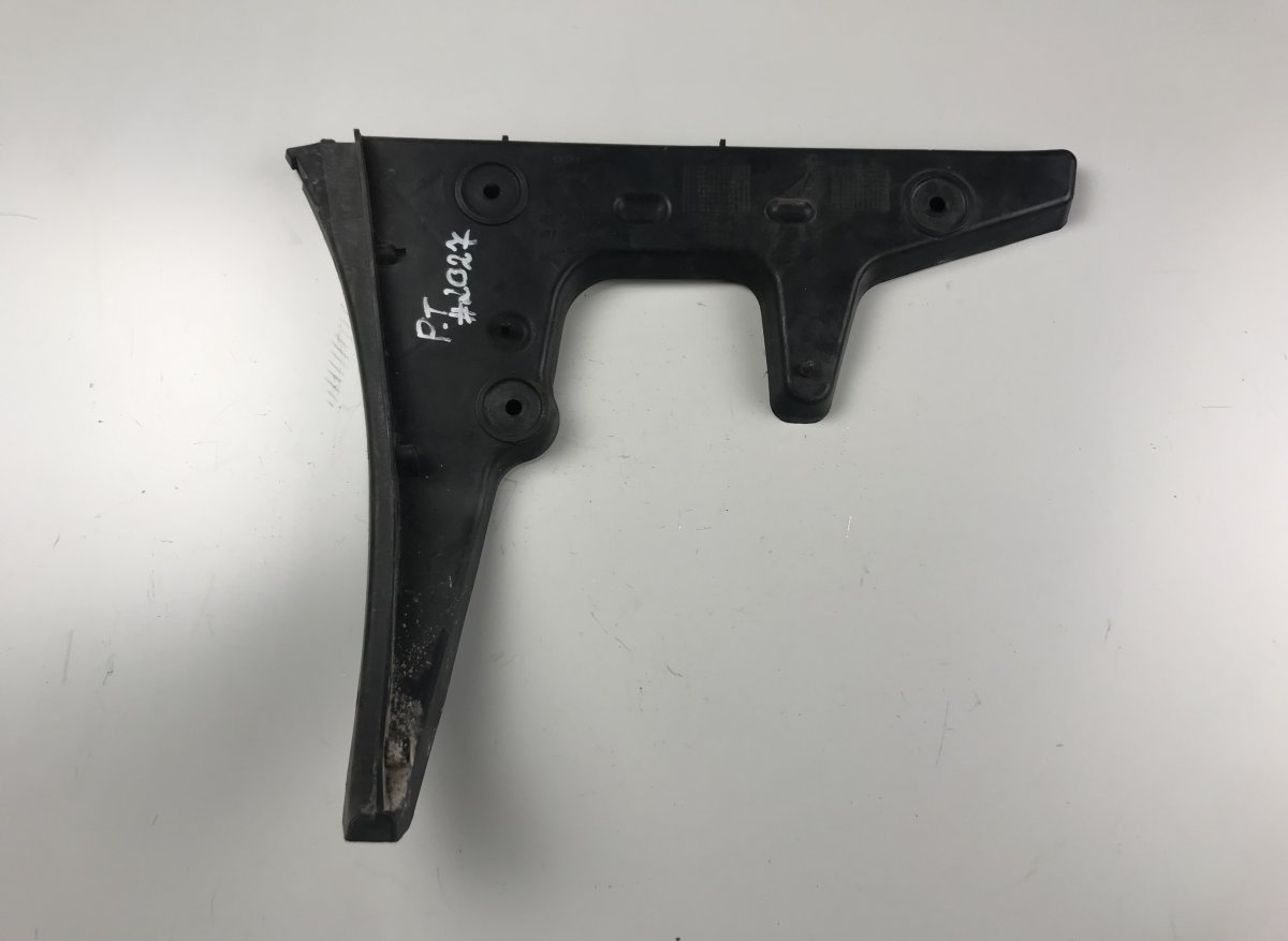Audi A6 (C7) Rear bumper Carrier holder on fender right AUDI A6 / A6 ALLROAD (C7, 4G) (2010-2018) Rear ...