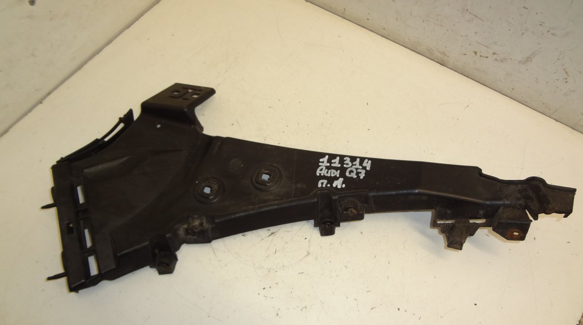 Audi Q7 (4L) Front bumper bracket on left fender AUDI Q7 (4L) (2006-2015) Front bumper bracket o...