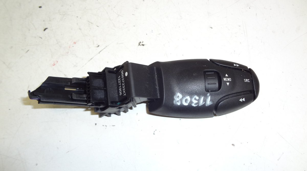 Peugeot 3008 Radio Control Switch On Steer. Column