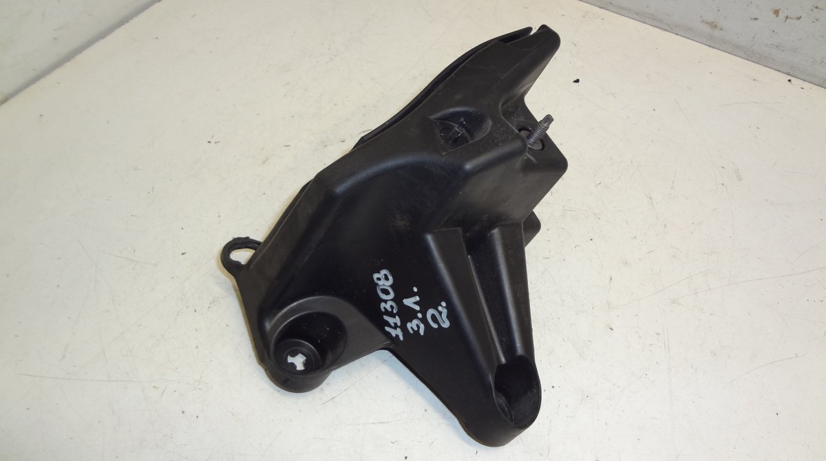 Peugeot 3008 Rear bumper Carrier holder on fender left
