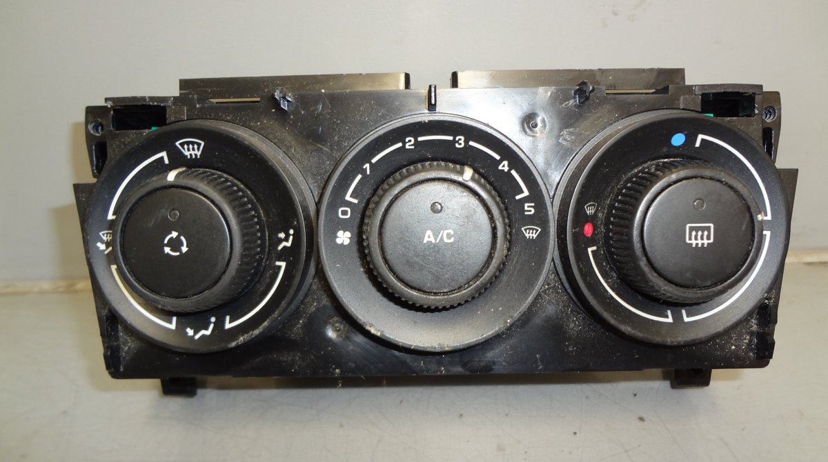 Peugeot 3008 Heater control panel