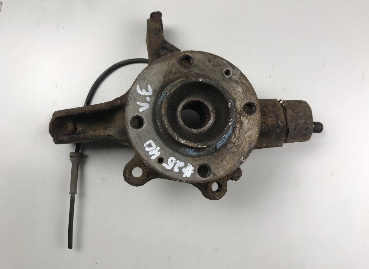 Citroen Berlingo Front left wheel bearing housing CITROËN BERLINGO III (2008-2018) Front left whe...