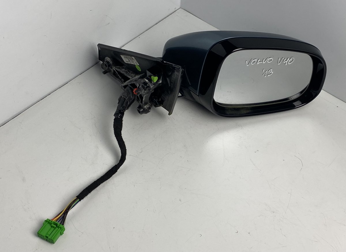 Volvo V40 Right mirror VOLVO V40 (2012-2019) Right mirror 31278142

Pa...