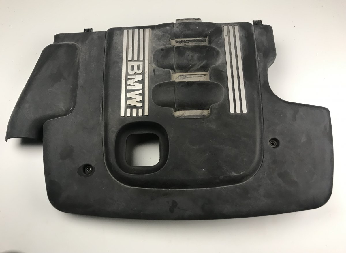 BMW 3 (E46) Engine cover