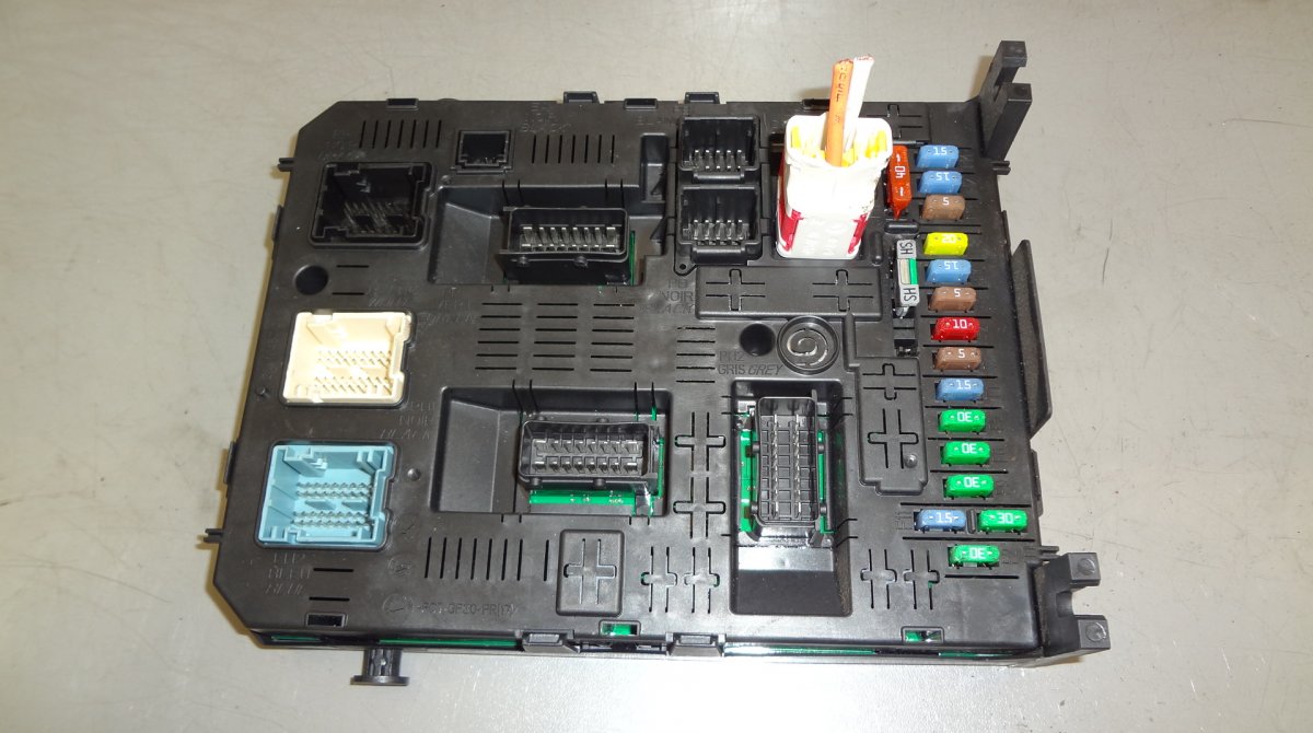 Peugeot 3008 Body control module (BCM)