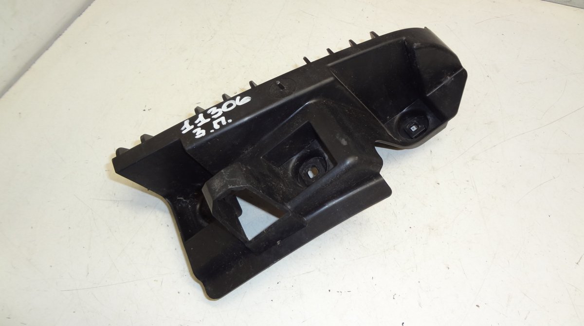 Volvo S60 Rear bumper carrier holder on right fender VOLVO S60 I (RS) (2000-2010) Rear bumper carrie...