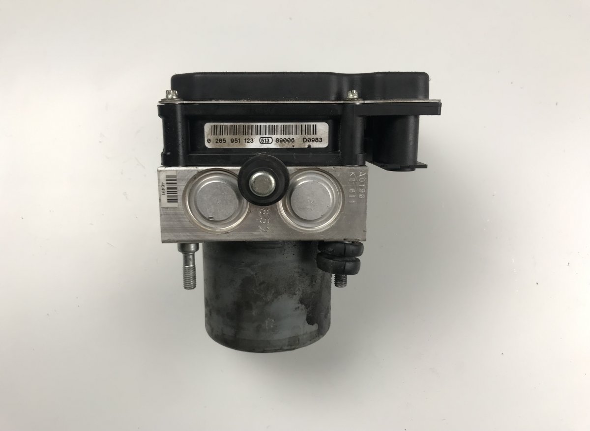 Subaru Forester ABS hydraulic unit / pump SUBARU FORESTER (SH) (2008-2013) ABS hydraulic ...