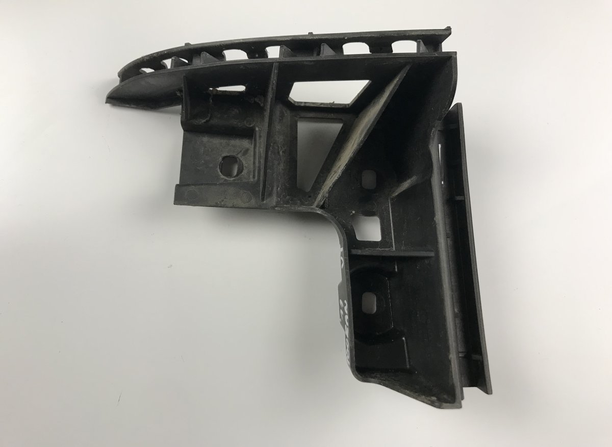 Volkswagen Touran Rear bumper carrier holder on left fender VW TOURAN (1T3) (2010-2015) Rear bumper carrier...