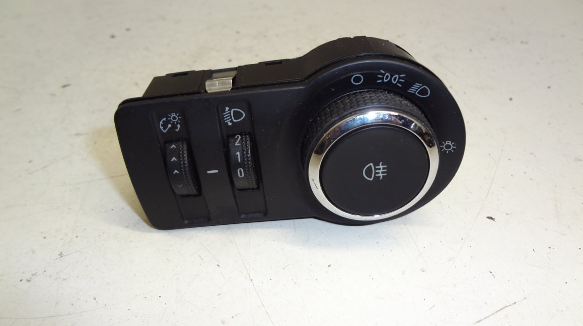 Opel Astra (H) Headlight Switch OPEL ASTRA J (P10) (2009-2015) Headlight Switch...