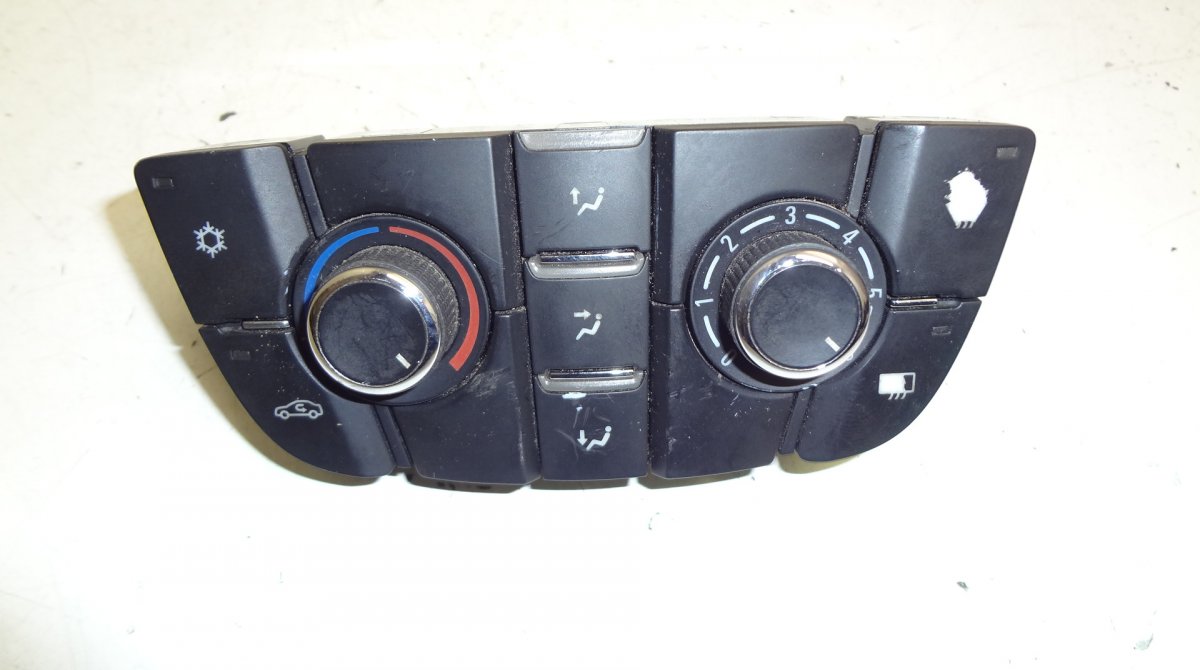 Opel Astra (H) Heater control panel OPEL ASTRA J (P10) (2009-2015) Heater control p...