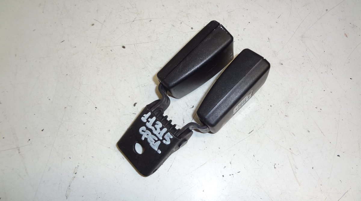 Opel Astra (H) Seat Belt Buckle Rear Center OPEL ASTRA J (P10) (2009-2015) Seat Belt Buckle...