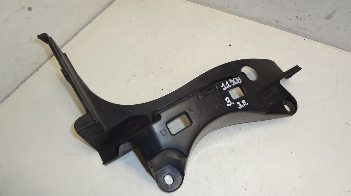 Peugeot 3008 Rear bumper Carrier holder on fender right PEUGEOT 3008 I (T84) (2009-2016) Rear bumper Ca...