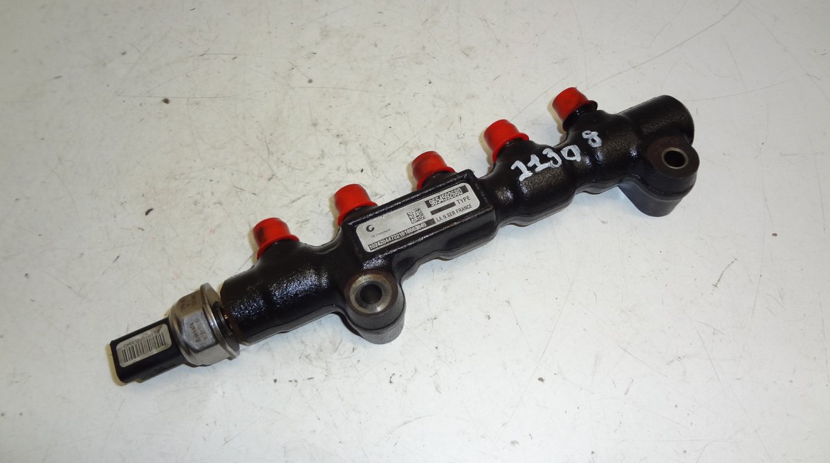 Peugeot 3008 Fuel Distributor / fuel rail PEUGEOT 3008 I (T84) (2009-2016) Fuel Distribut...