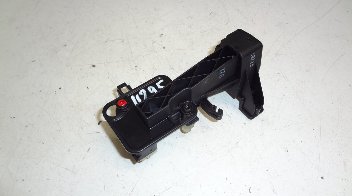 Mercedes-Benz A (W169) Central locking motor Fuel Flap MERCEDES-BENZ S-CLASS (W221) (2005-2013) Centra...