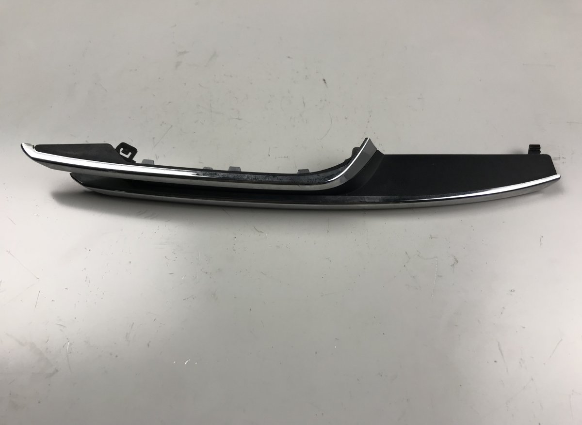 BMW 3 (E90 / E91 / E92 / E93) Front Bumper Moulding Right BMW 3 (F30, F31, F80) (2011-2019) Front Bumper ...