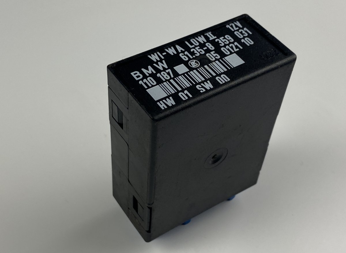 BMW 5 (E34) Wiper Motor Relay BMW 5 (E34) (1987-1997) Wiper Motor Relay 61358...