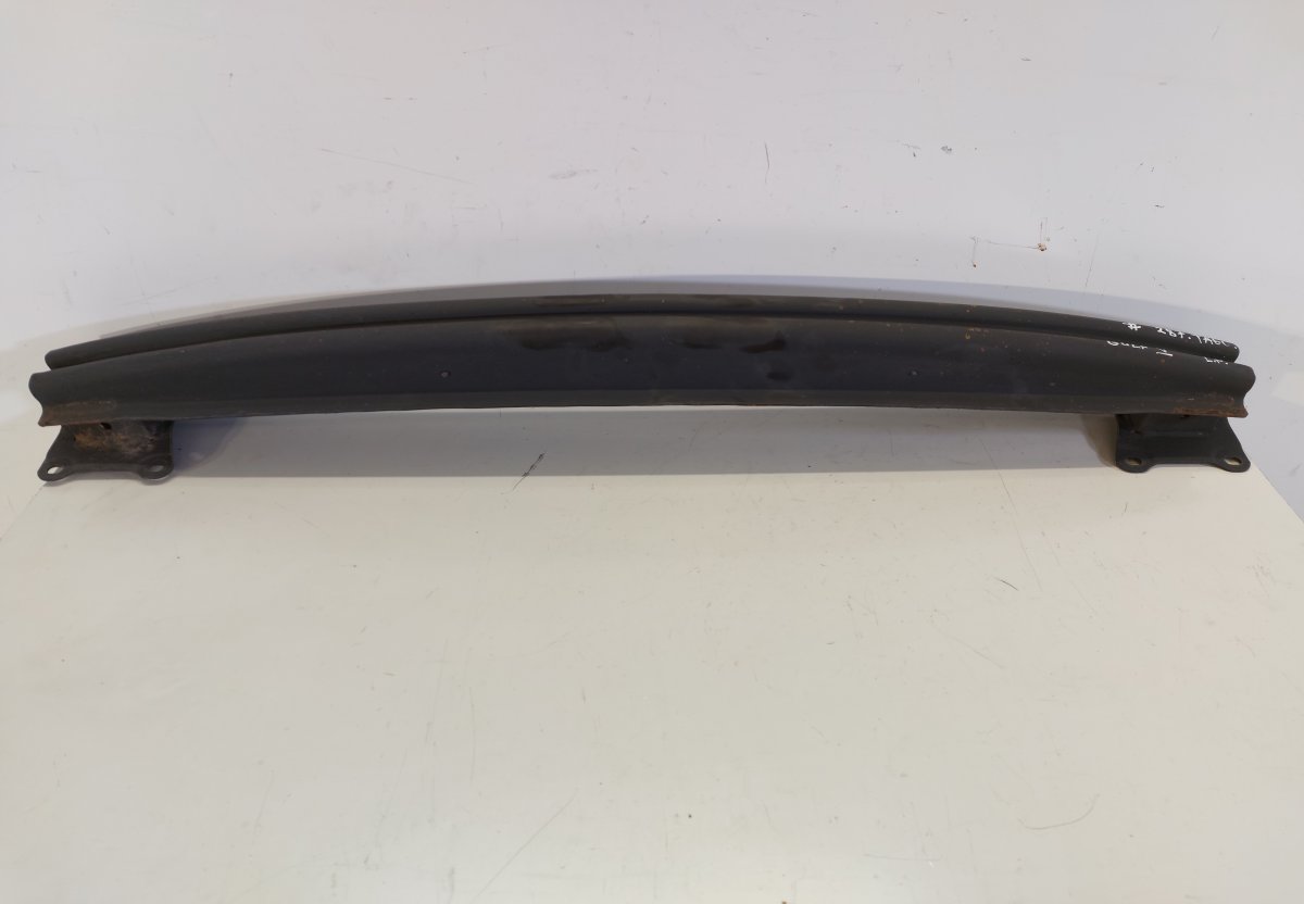 Volkswagen Golf 4 задний бампер, штифт VW GOLF V (1K) (2003-2009) Rear bumper beam 1K0...