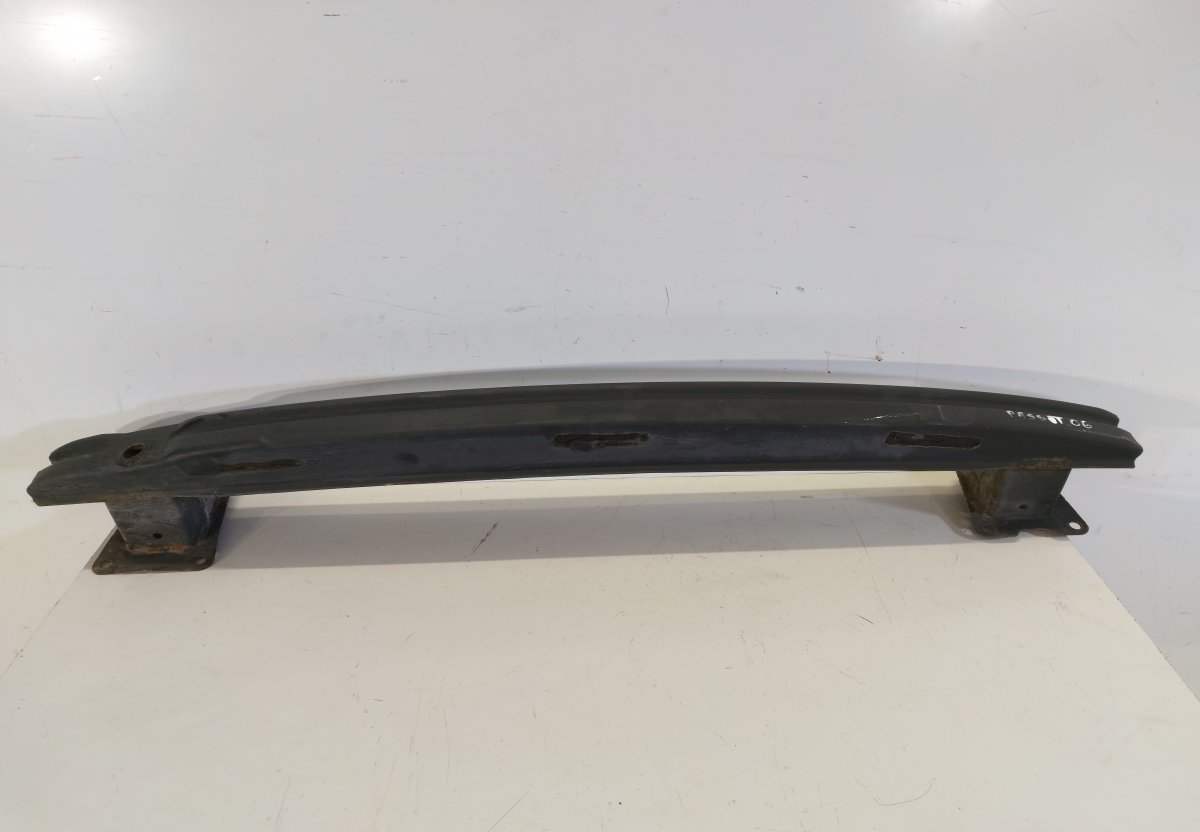 Volkswagen Passat задний бампер, штифт VW PASSAT B6 (3C) (2005-2010) Rear bumper beam
...