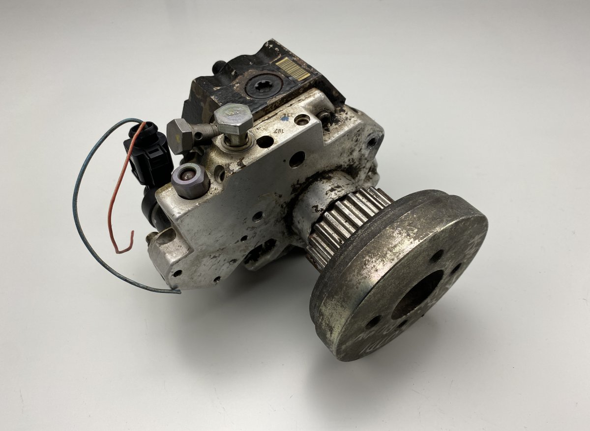 Audi A6 (C6) Fuel injection pump, diesel AUDI A6 / A6 ALLROAD (C6, 4F) (2004-2011) Fuel ...