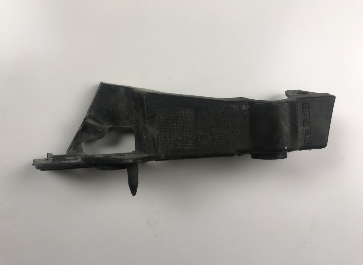 Audi A4 (B8) Front bumper bracket on right fender AUDI A4 / A4 ALLROAD (B8) (2007-2015) Front bum...