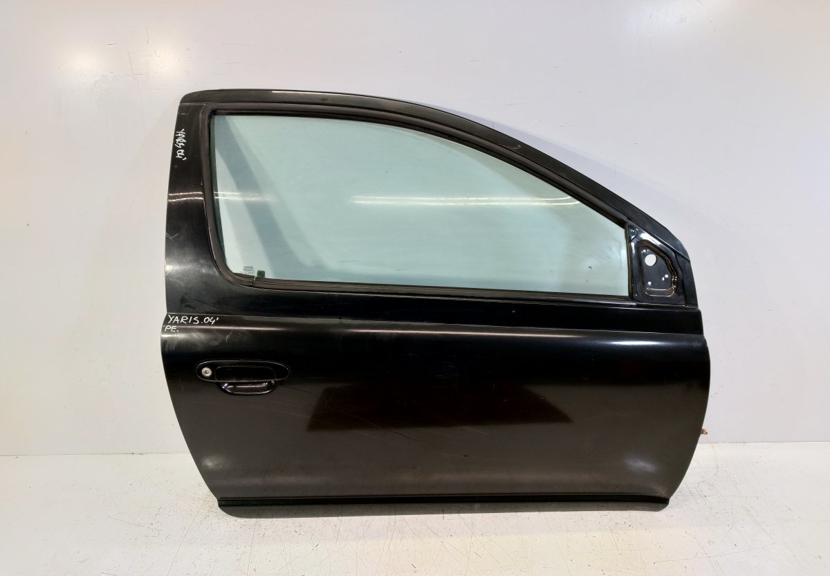 Toyota Yaris Door — front right Door — front right — TOYOTA YARIS I (XP10) (199...