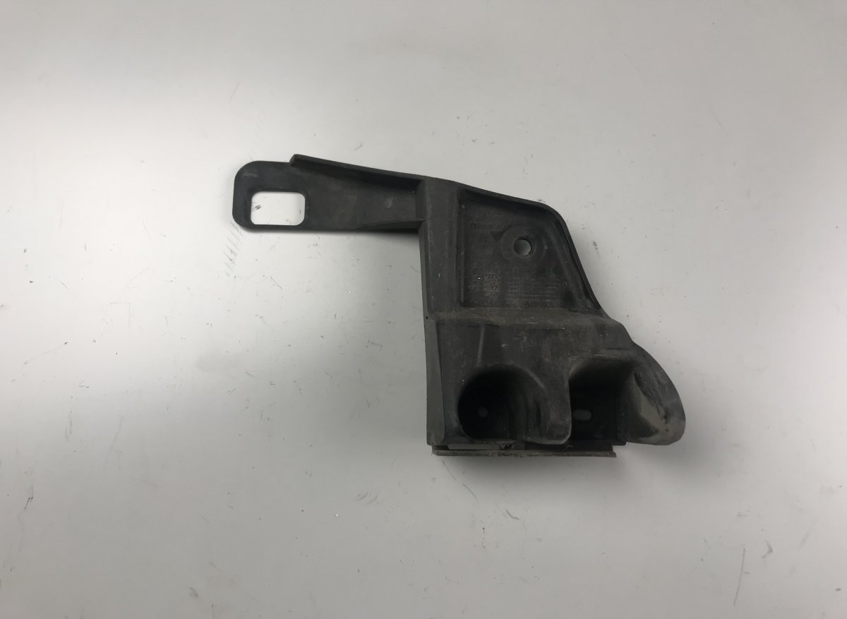 BMW X3 (E83) Rear bumper Carrier holder on fender left BMW X3 (E83) (2004-2012) Rear bumper Carrier ho...