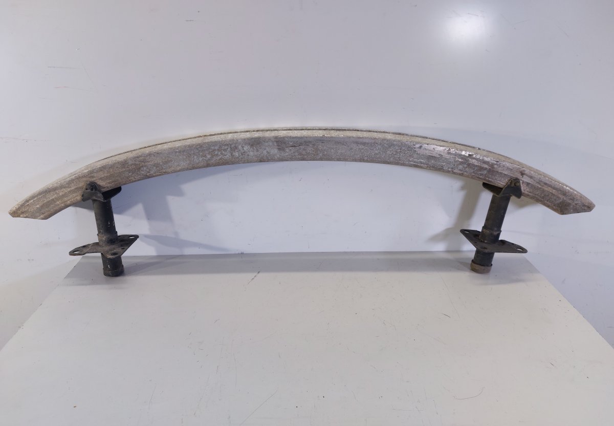 Volkswagen Passat передний бампер, штифт VW PASSAT B5 (3B2) (1996-2000) Front Bumper Bea...